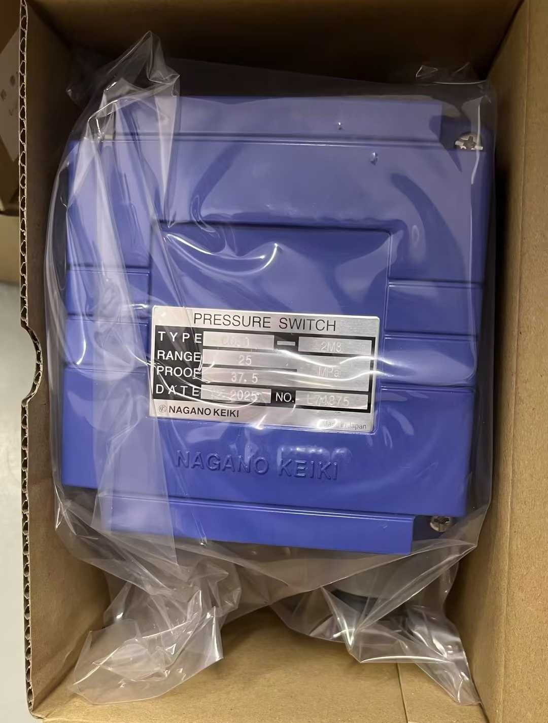 NAGANO长野计器NKS压力开关CQ30-2M3-3C0700XXXXX0 (0~25MPA)